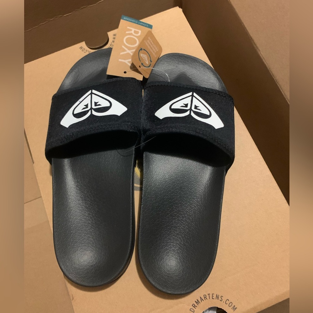Roxy sandals